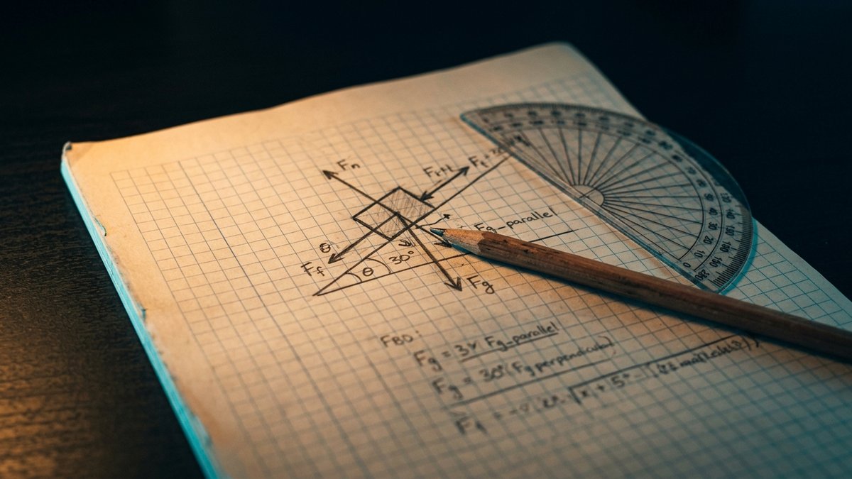 Free-body diagrams: the drawing habit that unlocks 4 marks per Mechanics question